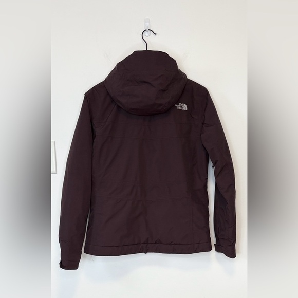The North Face women’s insulated winter jacket , sz : medium - Picture 2 of 8